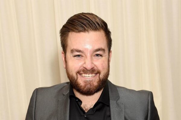 Alex Brooker Net Worth 2022 .